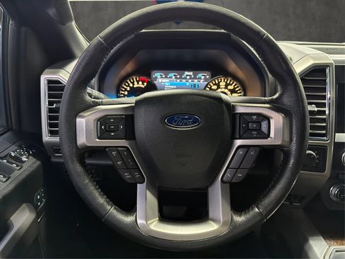Used 2015 Ford F150 Platinum w/ Equipment Group 701A Luxury AWD/4WD image 32