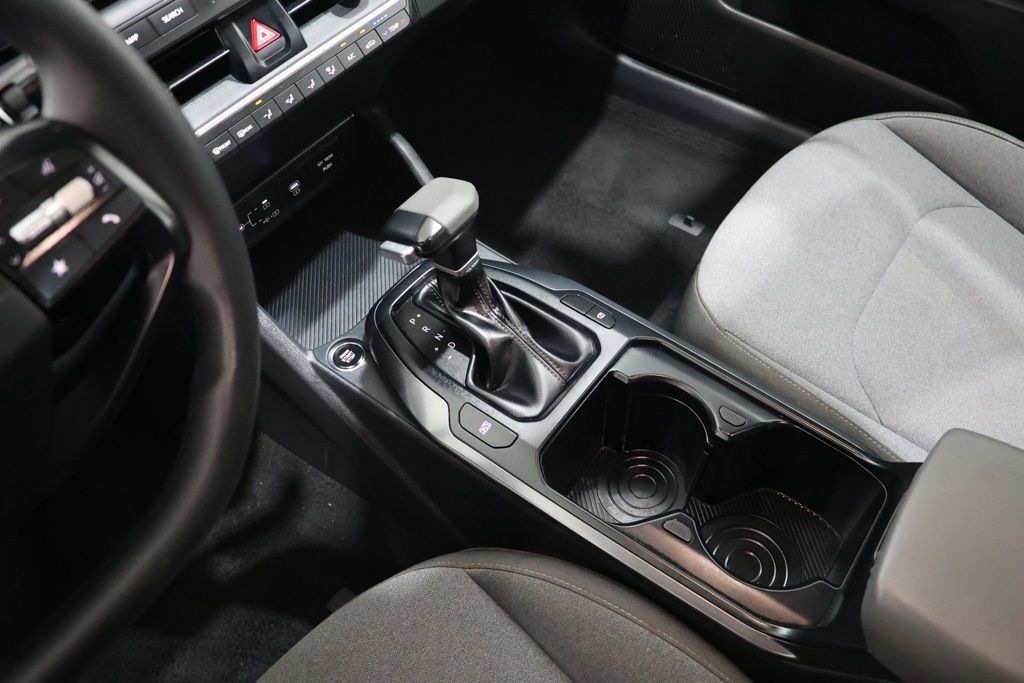 Used 2025 Kia K4 FWD image 28