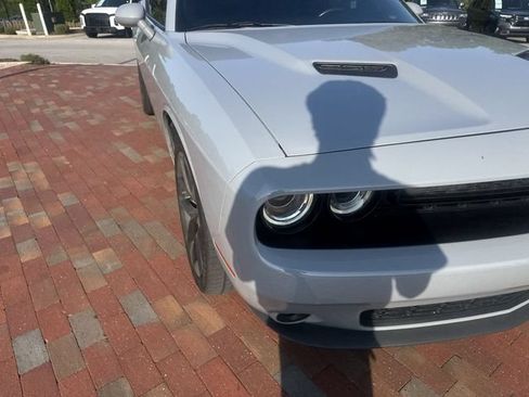 Used 2022 Dodge Challenger SXT w/ Driver Convenience Group RWD image 20