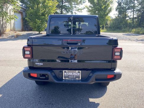 New 2025 Jeep Gladiator Sport image 7