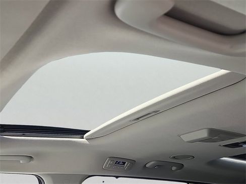 Certified 2024 Kia Carnival SX Prestige image 15