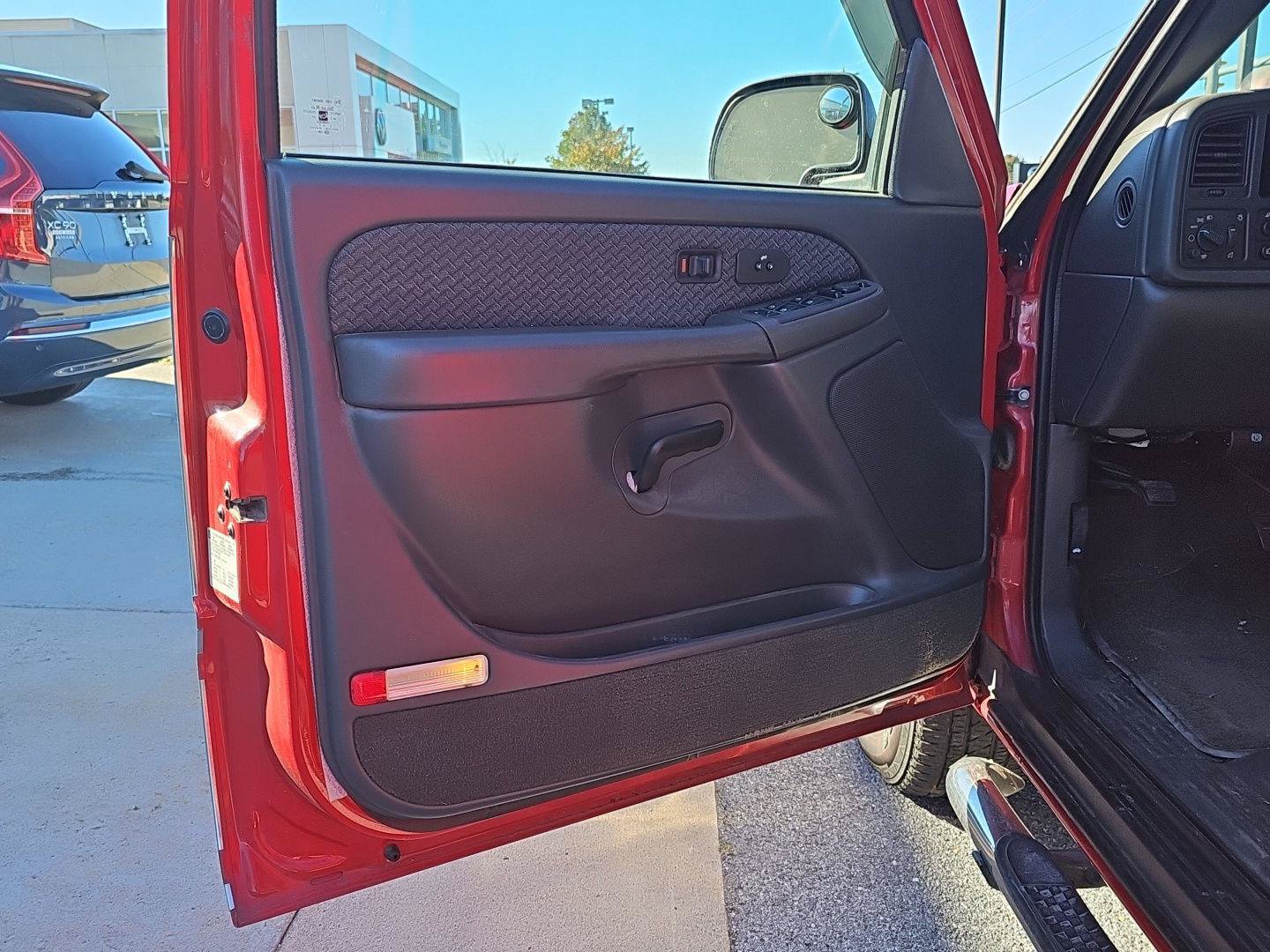 Used 2004 Chevrolet Avalanche Z66 w/ Preferred Equipment Group RWD image 19