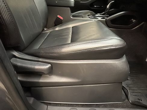 Used 2022 Nissan Frontier PRO-4X w/ Pro-4X Premium Package AWD/4WD image 18