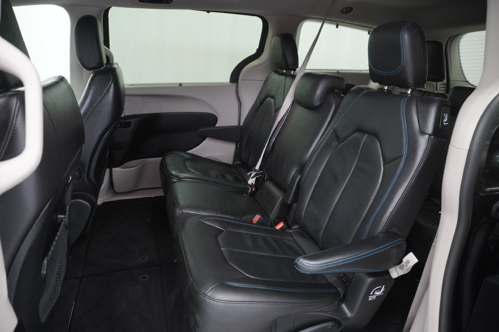 Certified 2021 Chrysler Pacifica Touring-L FWD image 11