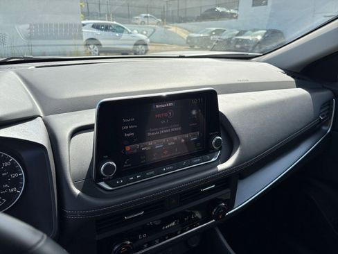 Used 2025 Nissan Rogue SV FWD image 20