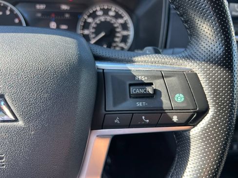 Used 2024 Mitsubishi Outlander SE FWD image 29
