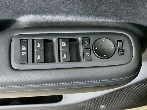 Used 2025 Hyundai Santa Fe SEL AWD/4WD image 15