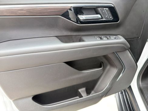 Certified 2025 Chevrolet Tahoe LT AWD/4WD image 12