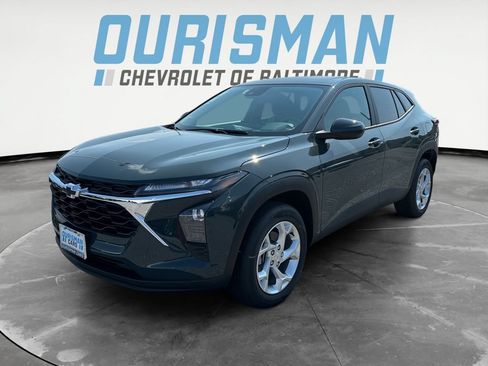 New 2026 Chevrolet Trax LS w/ LS Convenience Package FWD image 2