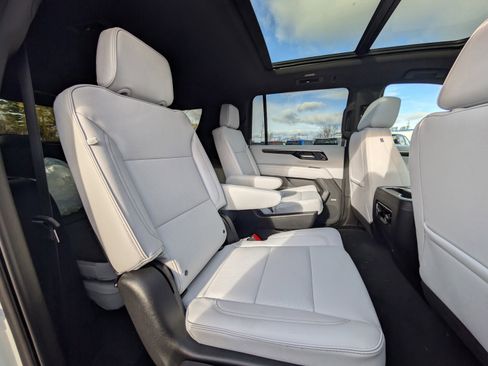 New 2026 Chevrolet Suburban Premier image 32