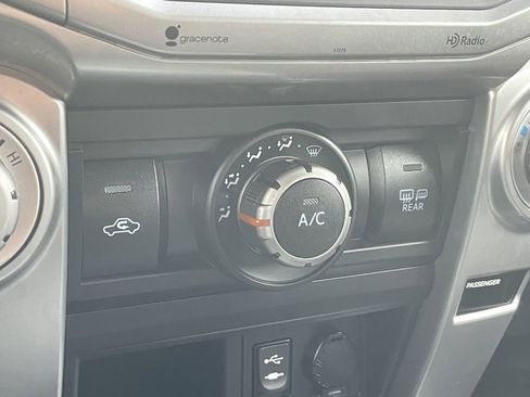 Used 2015 Toyota 4Runner Limited image 28