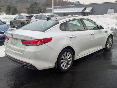 Used 2018 Kia Optima EX w/ Premium Package image 2