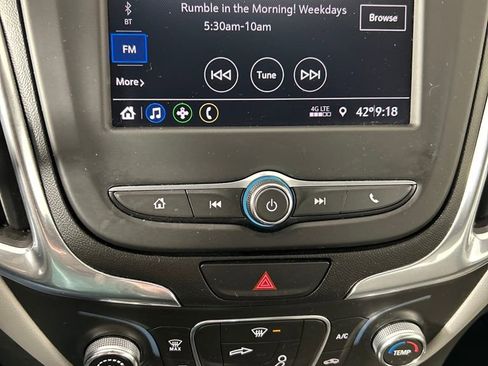 Used 2020 Chevrolet Equinox LS image 14