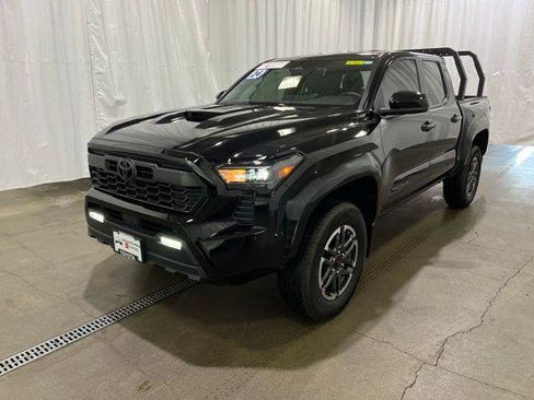 Certified 2024 Toyota Tacoma TRD Sport AWD/4WD image 8
