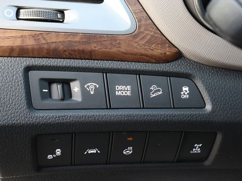 Used 2018 Hyundai Santa Fe Sport w/ 2.0T Ultimate Tech Package 05 image 17