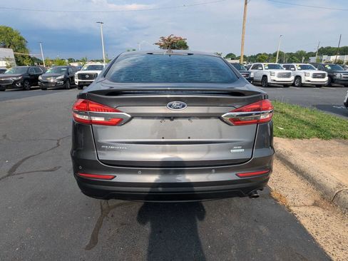 Used 2019 Ford Fusion SE w/ Equipment Group 151A FWD image 6