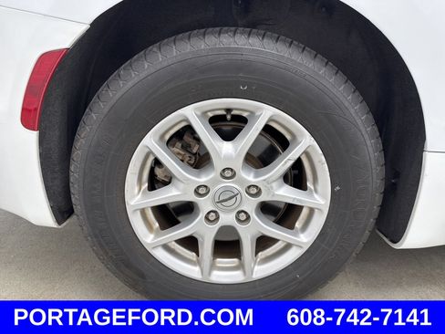 Used 2023 Chrysler Pacifica Touring-L FWD image 40