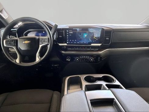 Used 2023 Chevrolet Silverado 1500 LT AWD/4WD image 7