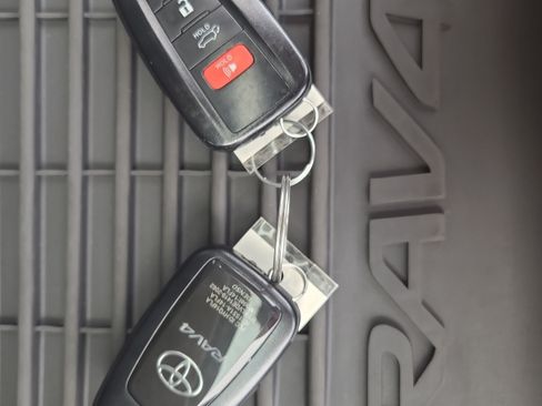 Certified 2025 Toyota RAV4 XLE w/ Convenience Package AWD/4WD image 31