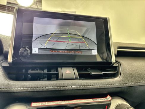 Used 2025 Toyota RAV4 XLE w/ Convenience Package FWD image 24