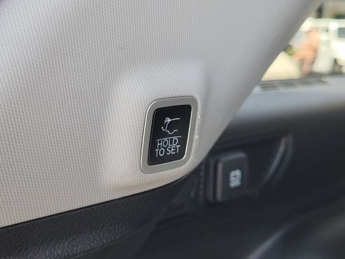 Used 2023 Jeep Grand Cherokee Limited RWD image 22