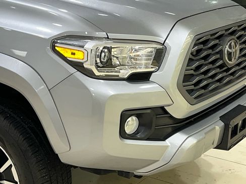 Used 2020 Toyota Tacoma TRD Sport image 2