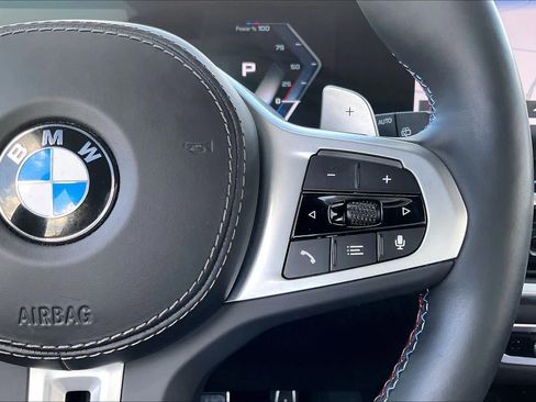 Used 2025 BMW X7 M60i image 27
