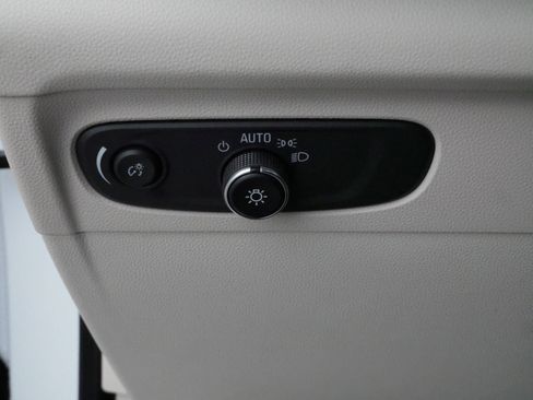 Used 2023 Buick Envision Essence AWD/4WD image 26