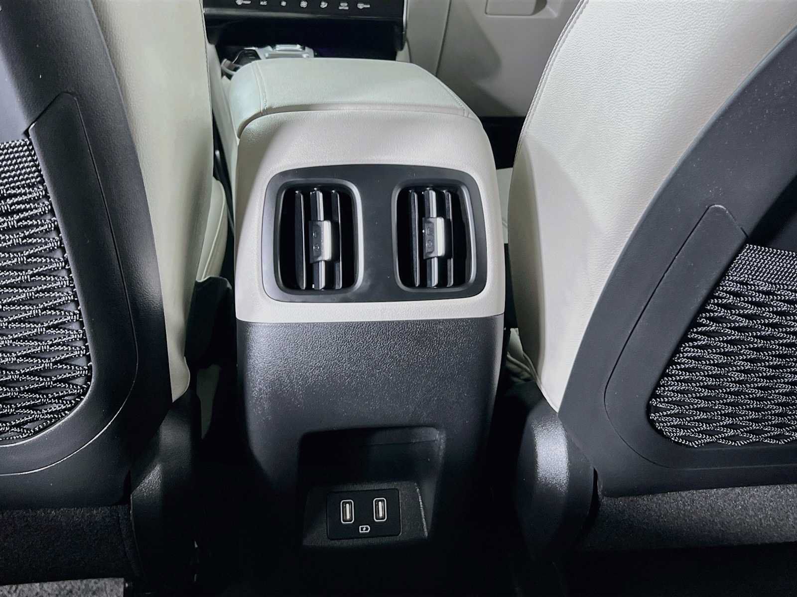 Certified 2024 Hyundai Tucson Limited AWD/4WD image 27