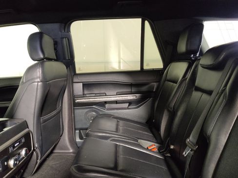 Used 2019 Ford Expedition XLT w/ Equipment Group 201A RWD image 18