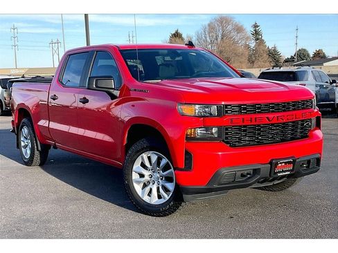Used 2020 Chevrolet Silverado 1500 Custom w/ Custom Value Package image 2