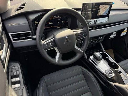 New 2026 Mitsubishi Outlander SE FWD image 16