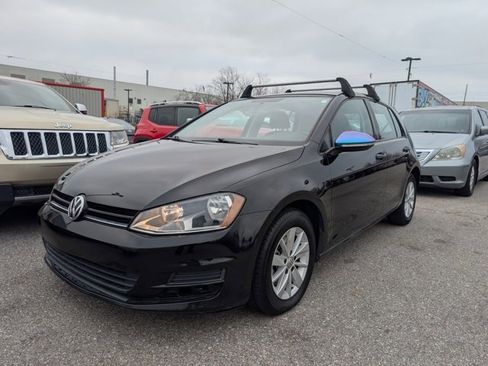Used 2017 Volkswagen Golf S image 3