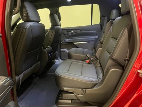 Used 2026 Chevrolet Traverse LT w/ Sun and Wheel Package FWD image 26
