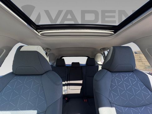 Used 2023 Toyota RAV4 XLE image 2