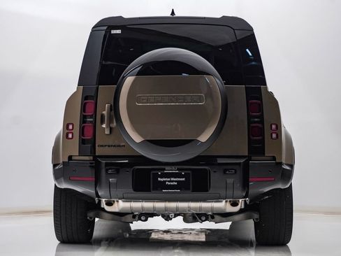 Used 2025 Land Rover Defender 110 X-Dynamic SE AWD/4WD image 8