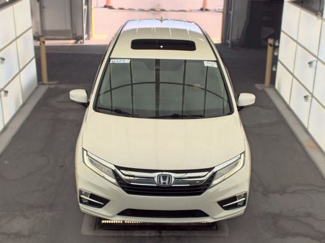 Used 2018 Honda Odyssey Elite image 3