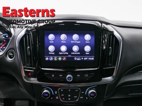 Used 2022 Chevrolet Traverse LT image 12