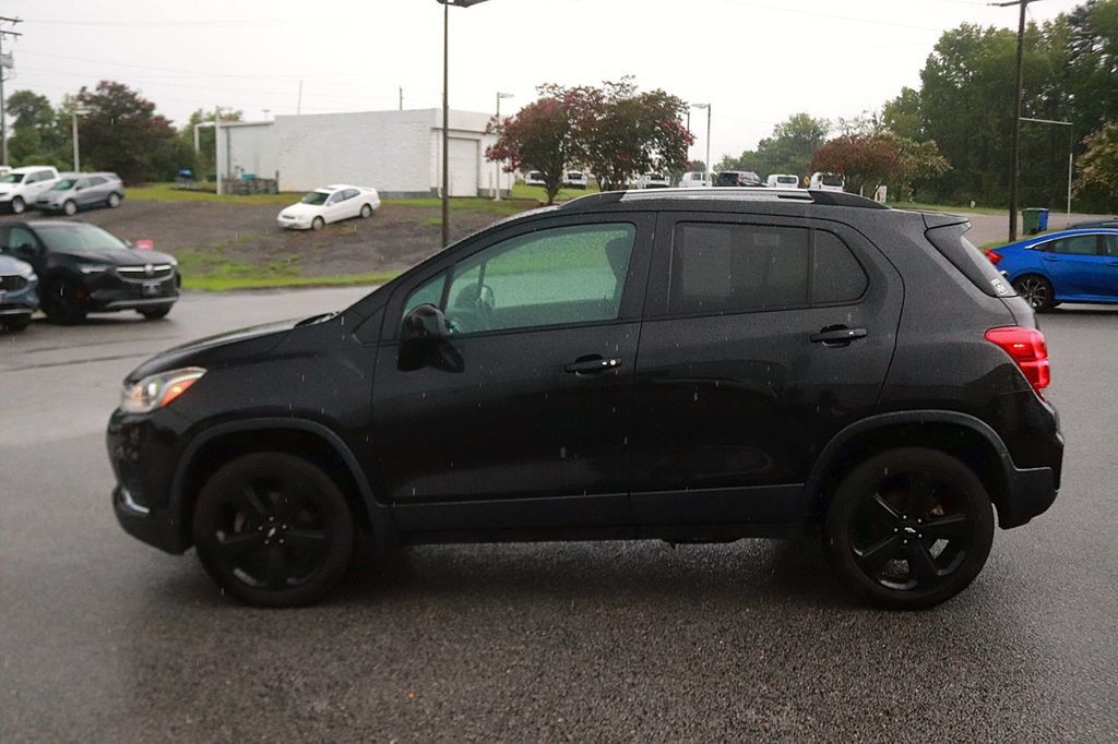 Used 2018 Chevrolet Trax Premier w/ Midnight Edition AWD/4WD image 4