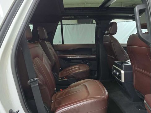 Used 2024 Ford Expedition Limited image 15