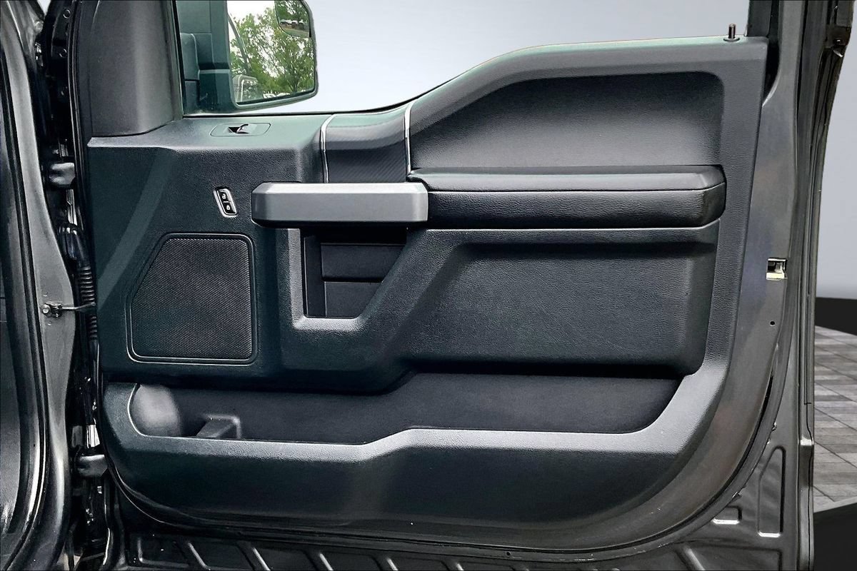 Used 2018 Ford F150 XLT w/ Equipment Group 302A Luxury AWD/4WD image 16