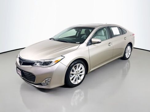 Used 2013 Toyota Avalon Limited image 3
