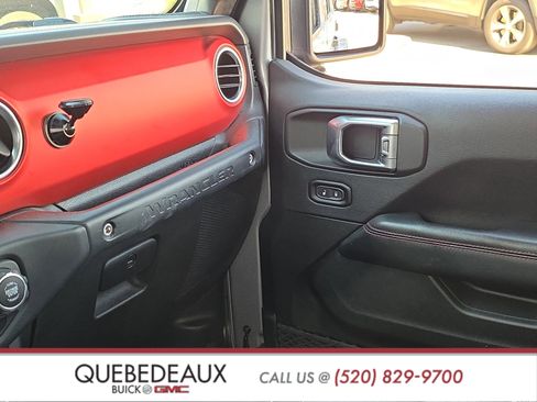 Used 2018 Jeep Wrangler Unlimited Rubicon AWD/4WD image 24