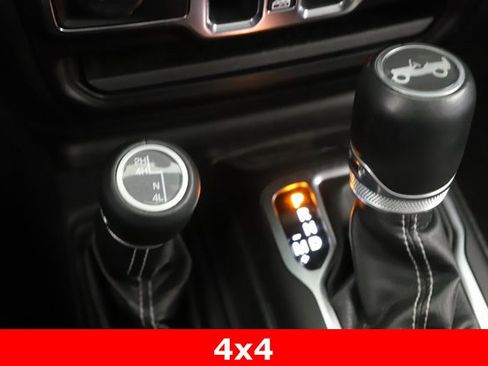 Used 2024 Jeep Wrangler Unlimited image 23