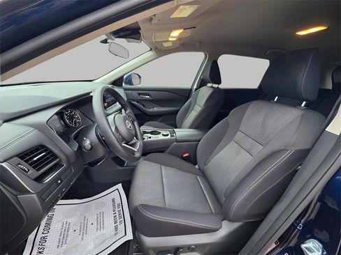 Used 2024 Nissan Rogue SV image 19