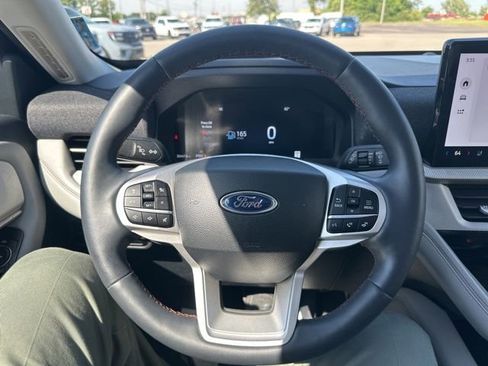 Used 2025 Ford Explorer Active w/ Active Comfort Package AWD/4WD image 33