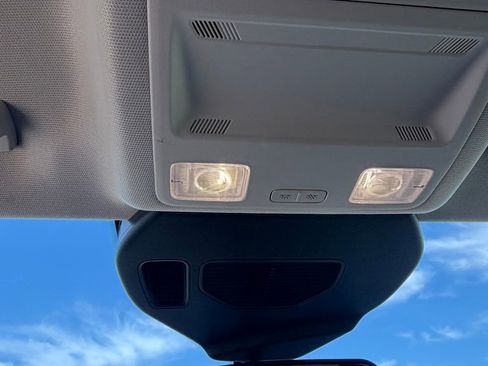 Used 2022 Ford Escape SE w/ SE Sport Appearance Package image 10