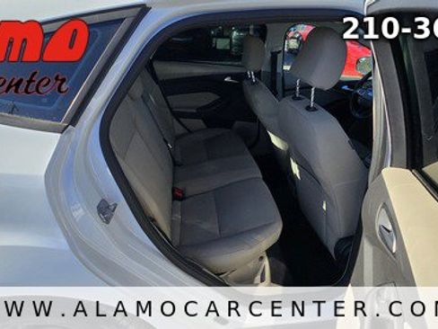 Used 2017 Ford Focus SE image 17