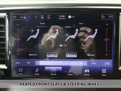 Used 2022 Chrysler Pacifica Touring-L image 7