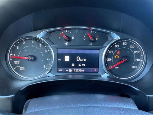 Used 2024 GMC Terrain SLT w/ Infotainment Package II image 8